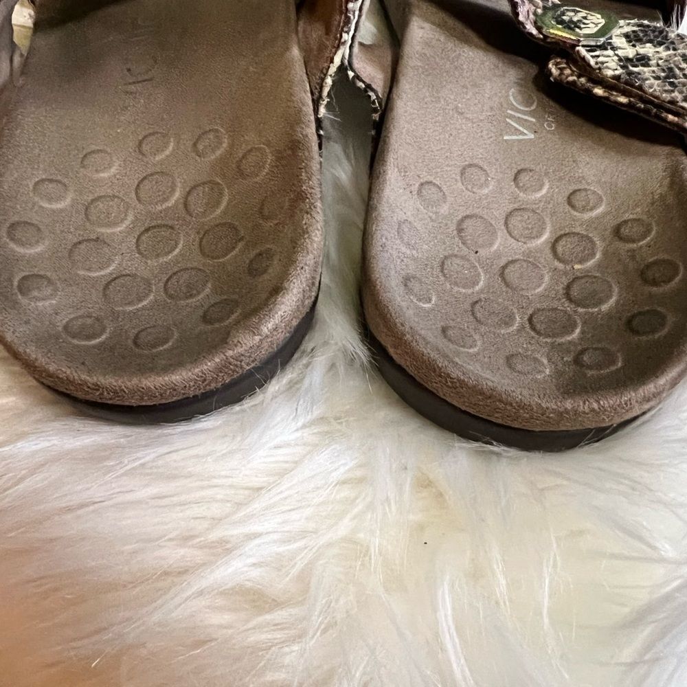Vionic Sandals  - Picture 3 of 4